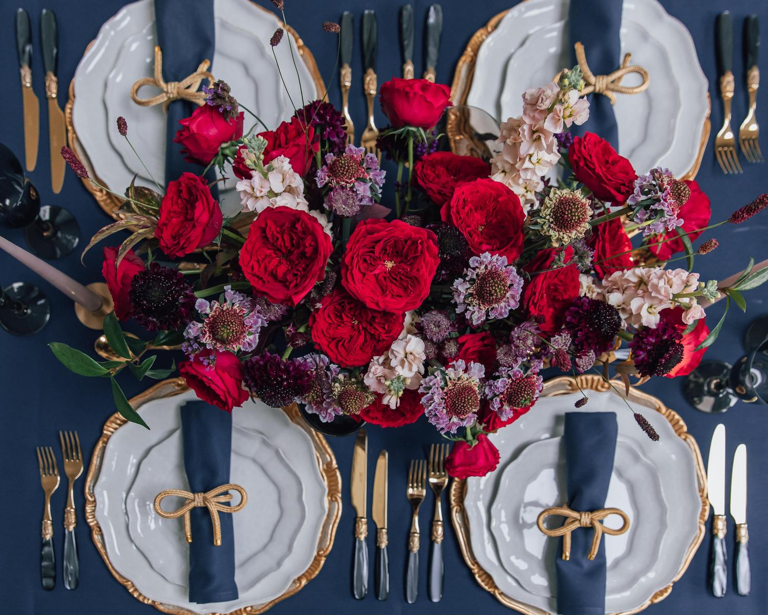 ترتيب محور طاولة الورود من تيس ديفيد أوستن