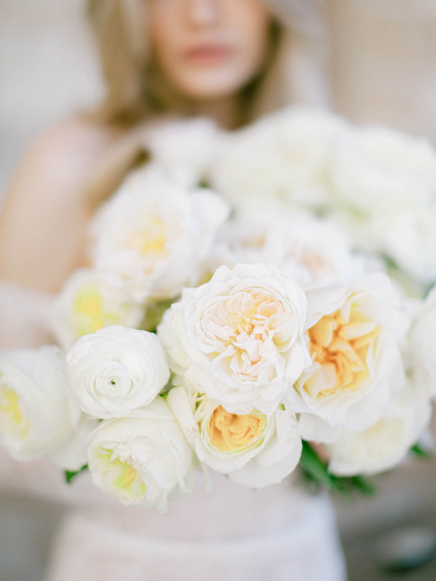 Bouquet da sposa con rose di David Austin
